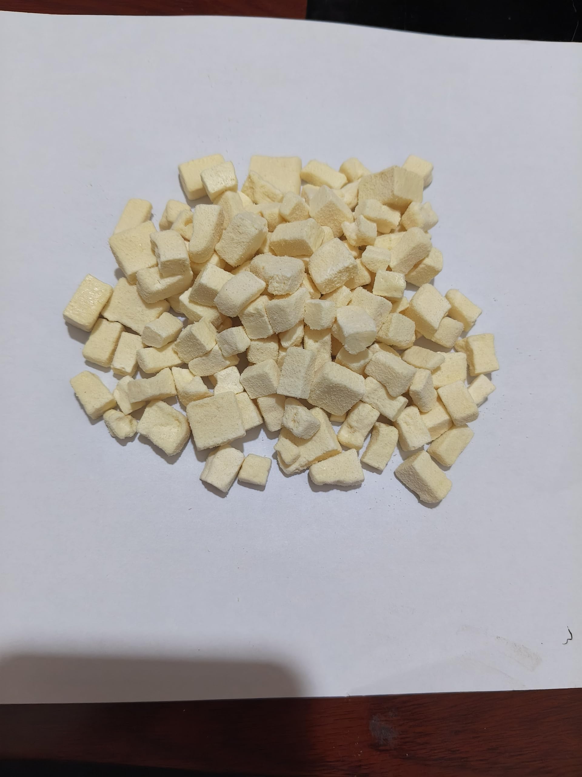 JADINGSFARM Natural Freeze-Dried Tofu Treats for Hamsters and Small Pets, Healthy Snack Cubes