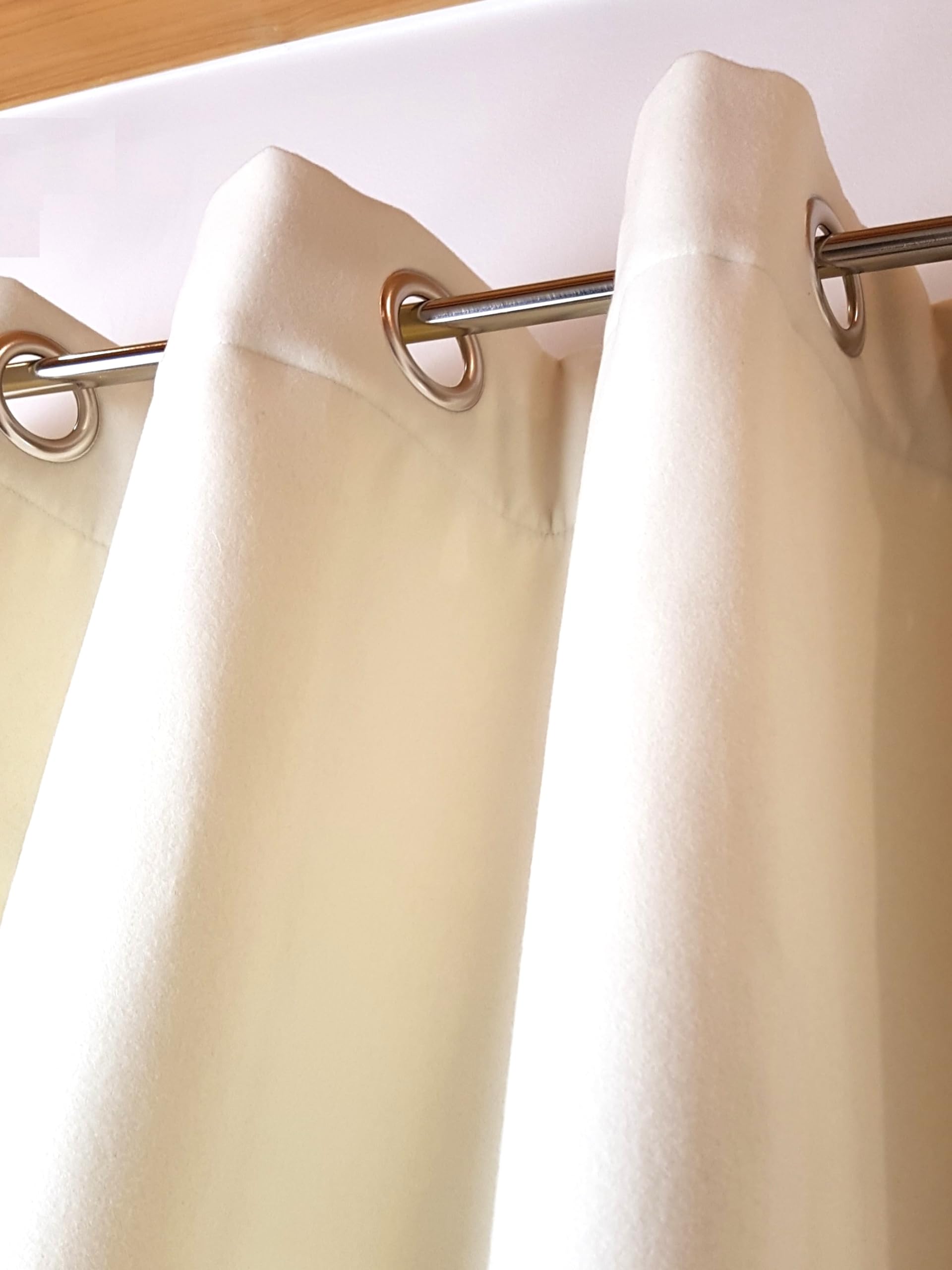 Filzvorhang mit Ösen Softfilz Thermovorhang Kälteschutz Türvorhang Raumteiler Übergardine helles beige energiesparen 138x175cm(BxH)
