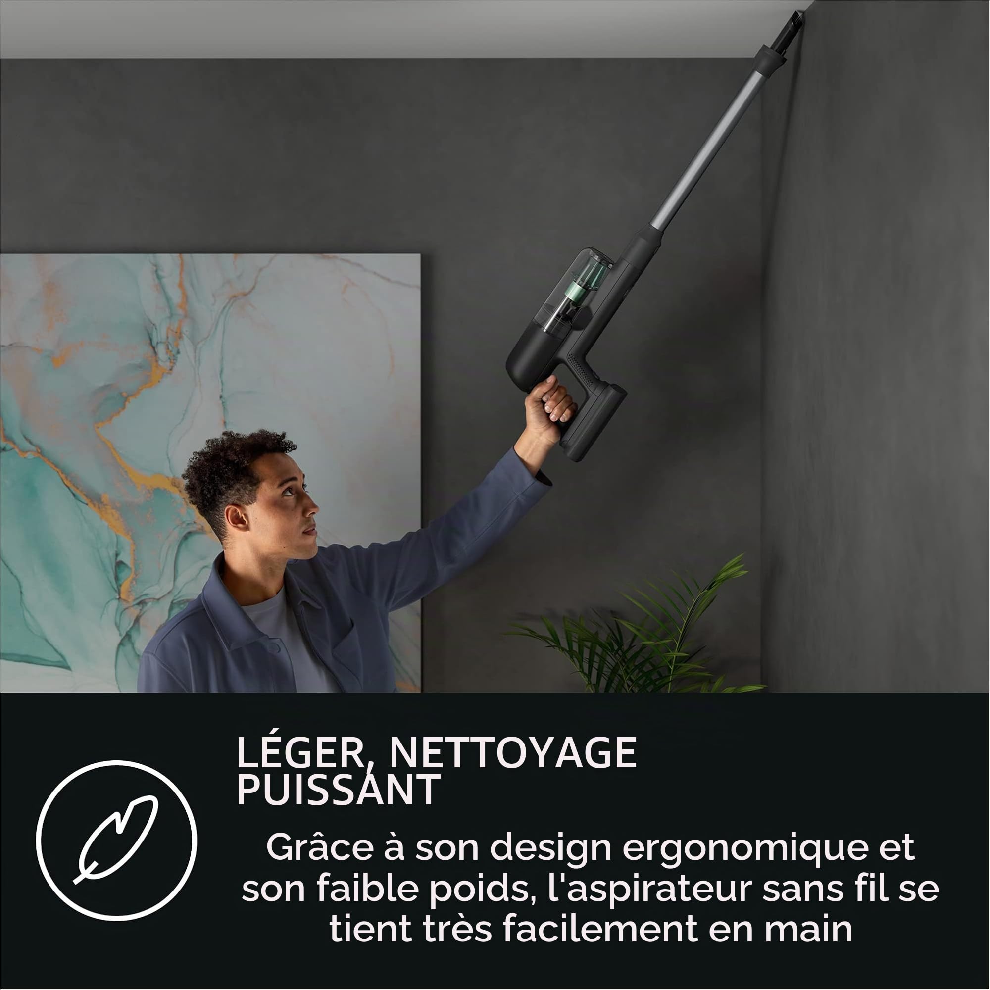 AEG Ultimate 7000 ÖKO AP71UB14AM Aspirateur sans Fil Extra Puissance Ultra Léger 2,2 kg 70% de Matériau Recyclé/Jusqu'à 40 Min Autonomie 120 m² Filtration en 5 Phases Tous Sols Automatique Noir Mat