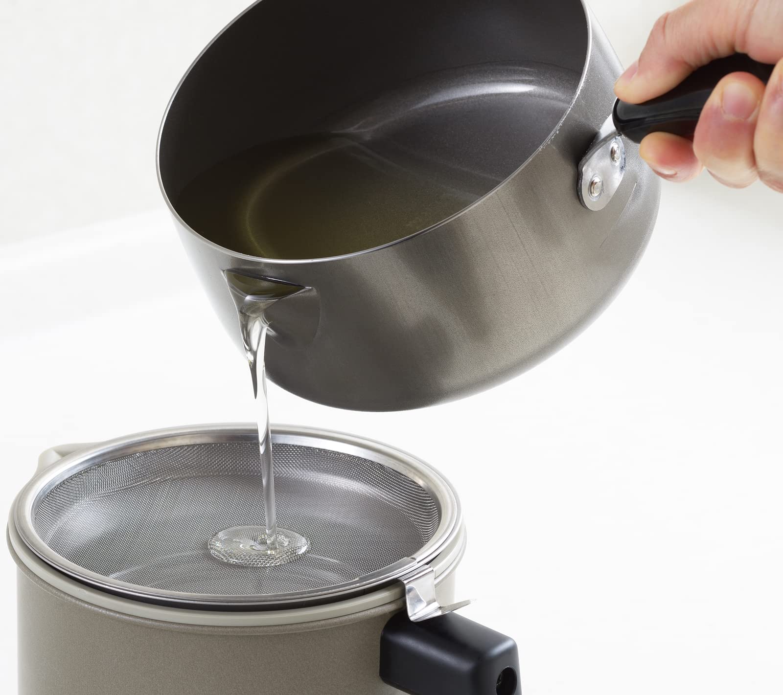 定価34000円アムウェイ❣️Queen ステンレス片手鍋大少量の油で揚げ物‼️ 定価34000円アムウェイ❣️Queen ステンレス片手鍋大少量の油で揚げ物