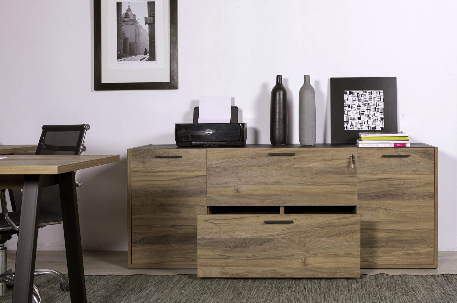 Composad | Cassettiera della Linea DAVINCI BRERA con 2 Ante, 2 Cassetti e Serratura, Mobile Archivio, (LxAxP) 187,4x73x44,2 cm, Noce Brera e Nero Chalet, per Studio, Ufficio, Made in Italy