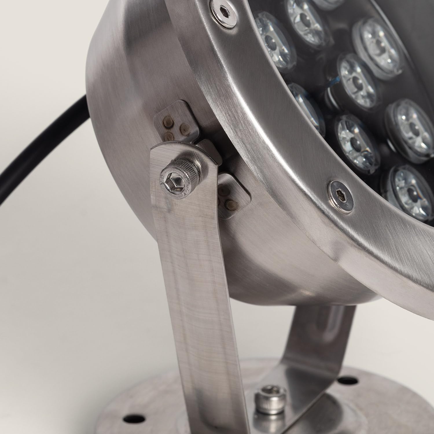 LEDKIA Foco Sumergible LED RGB 15W Superficie 24V DC IP68 RGB