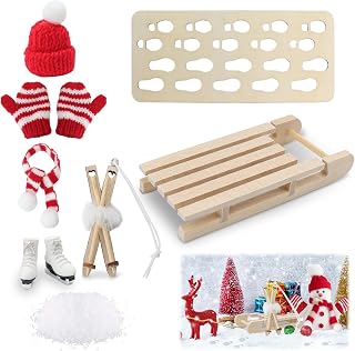 Shining She Accessoires de Lutin de Noël - Lutin Miniature - Accessoires de Maison de poupée - Décoration de Noël avec traîneau décoratif - Patins à Glace - Bonnet - Écharpes - Gants - Décoration de