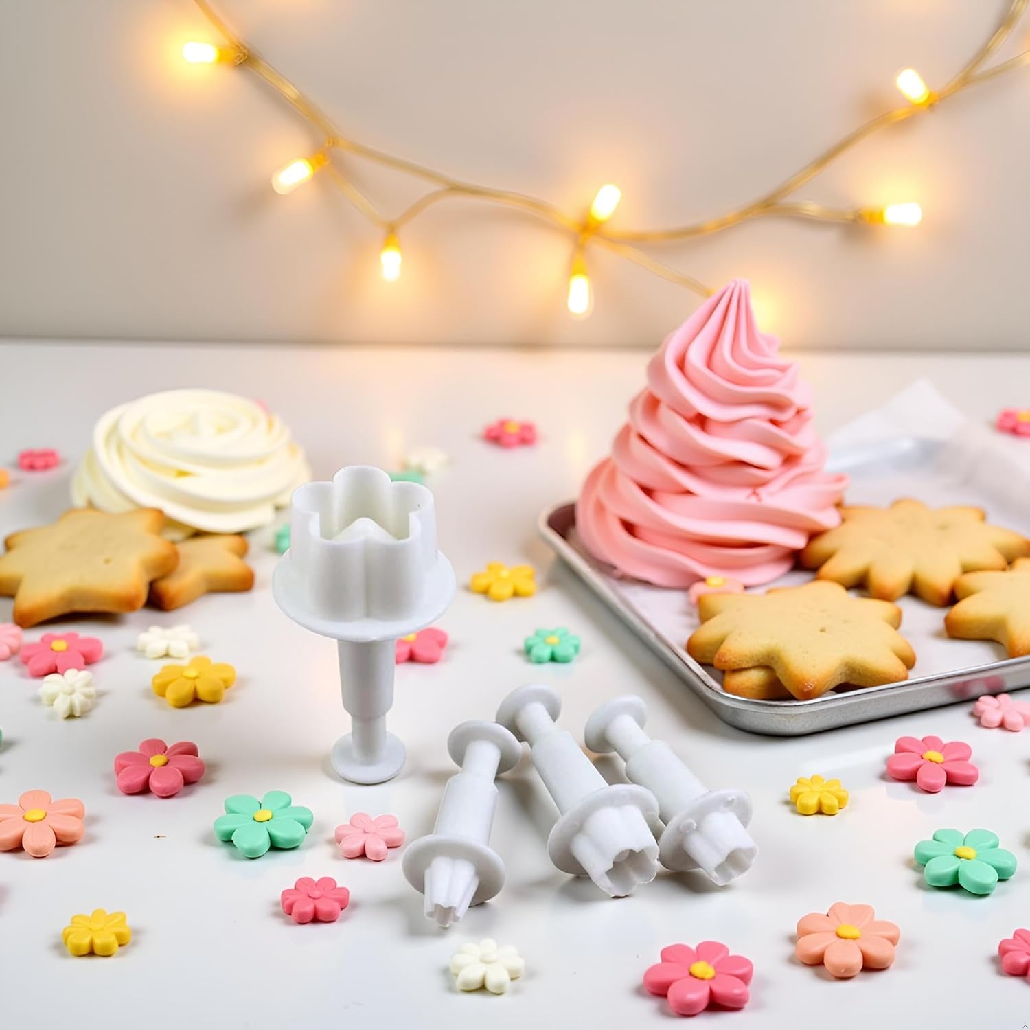 4Pcs White Flower Plunger Cookie Cutter DIY Blossom Flower Cake Fondant Mold Plastic Cake Decorating Tools Baking Accessories Cookie Cutters For Baking Plastic, Dessert and Candy Sculpting Tools - Image 3