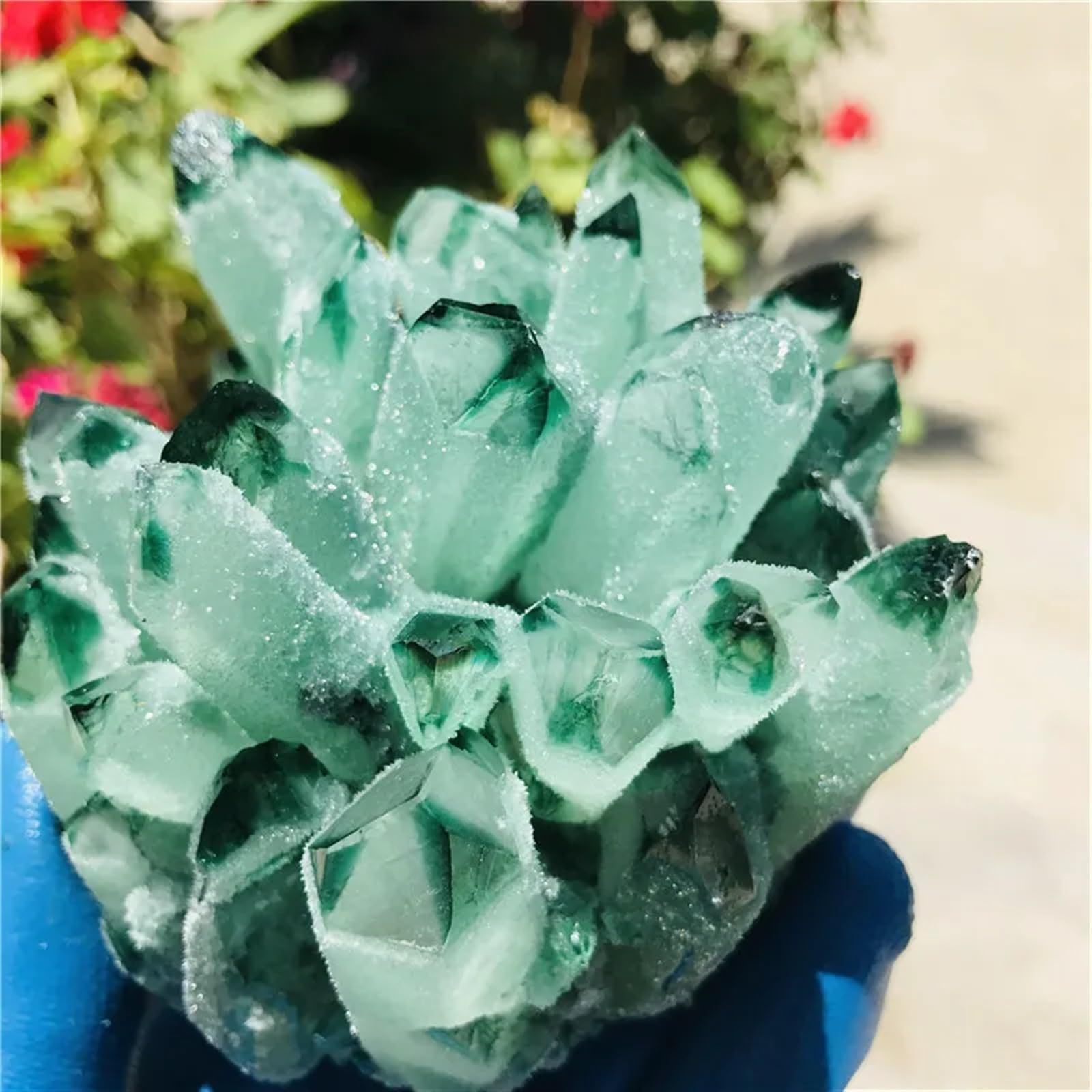 KJEBVHIRS Stone Green Ghost Ghost Quartz Crystal Cluster Decorative Aquarium Gift(500-600g)