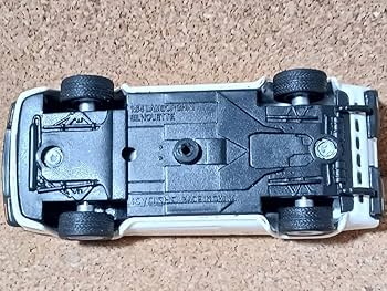 KYOSHO Auto Scale 1/64 黒白ストライプ ym144696.jpg