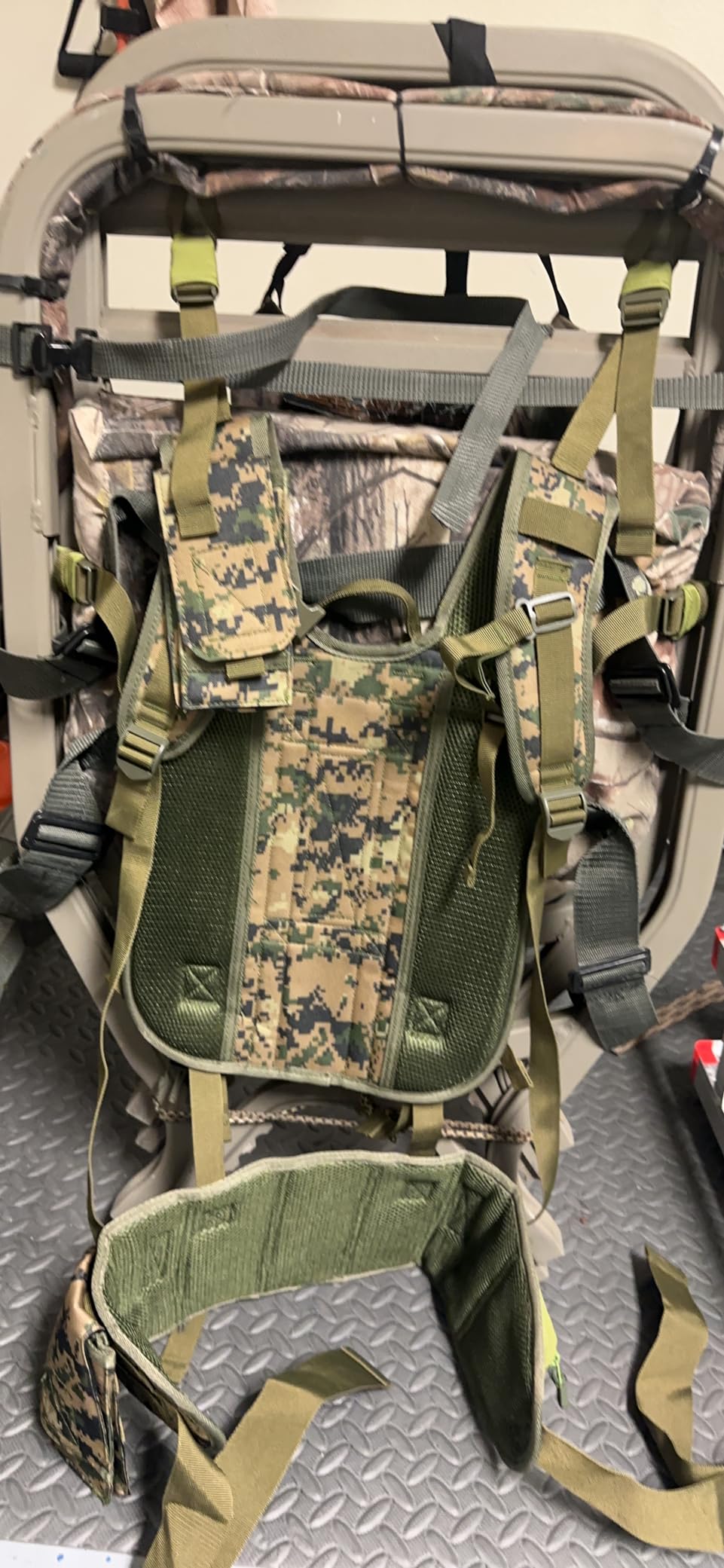 Tree Stand Harness Ergonomic Camouflage Hunter Safety