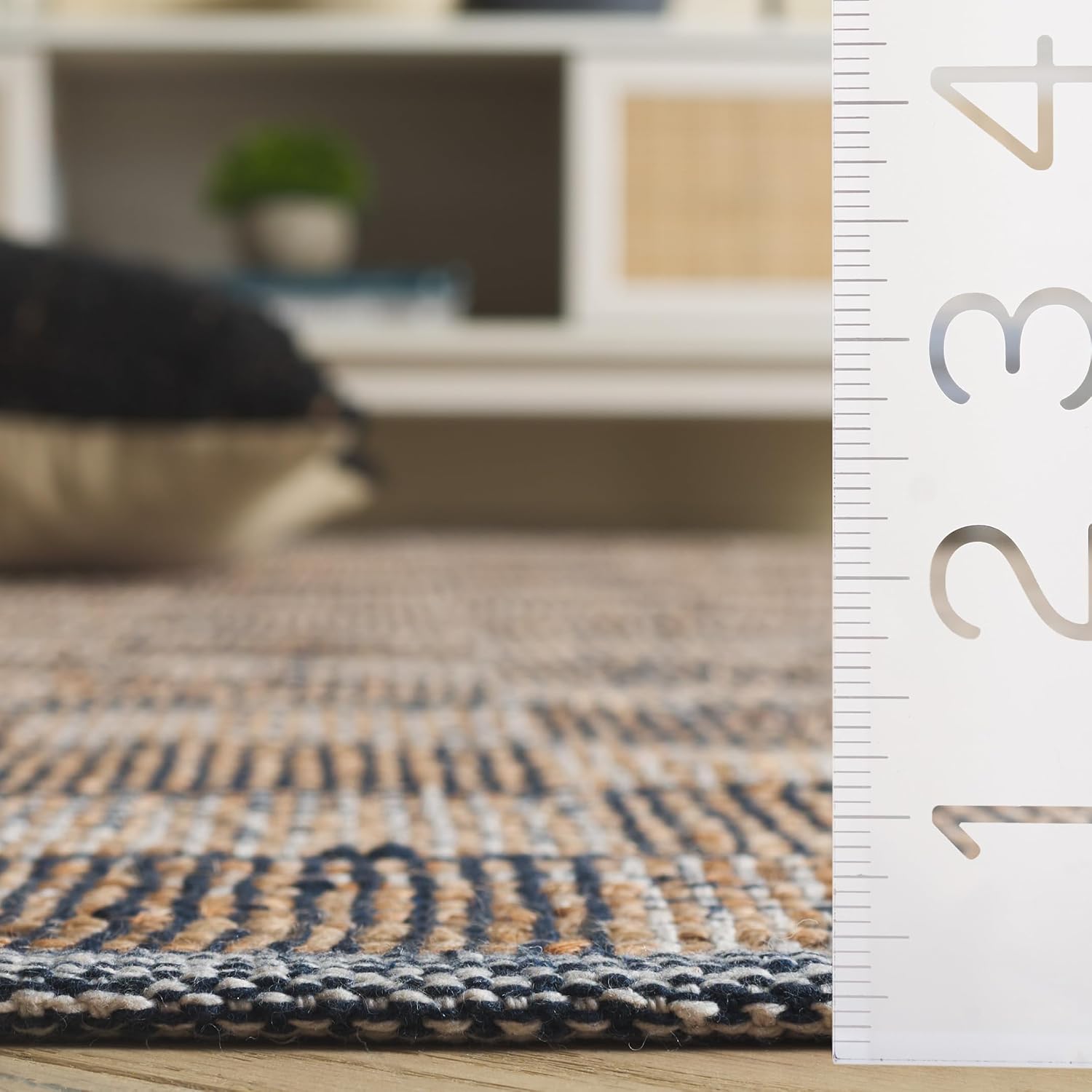 SAFAVIEH Area Rug 5x8 - Organica Collection - Natural & Navy, Flat Weave Jute & Cotton, Ideal for Living Room, Bedroom, Dining Space (ORG451N)