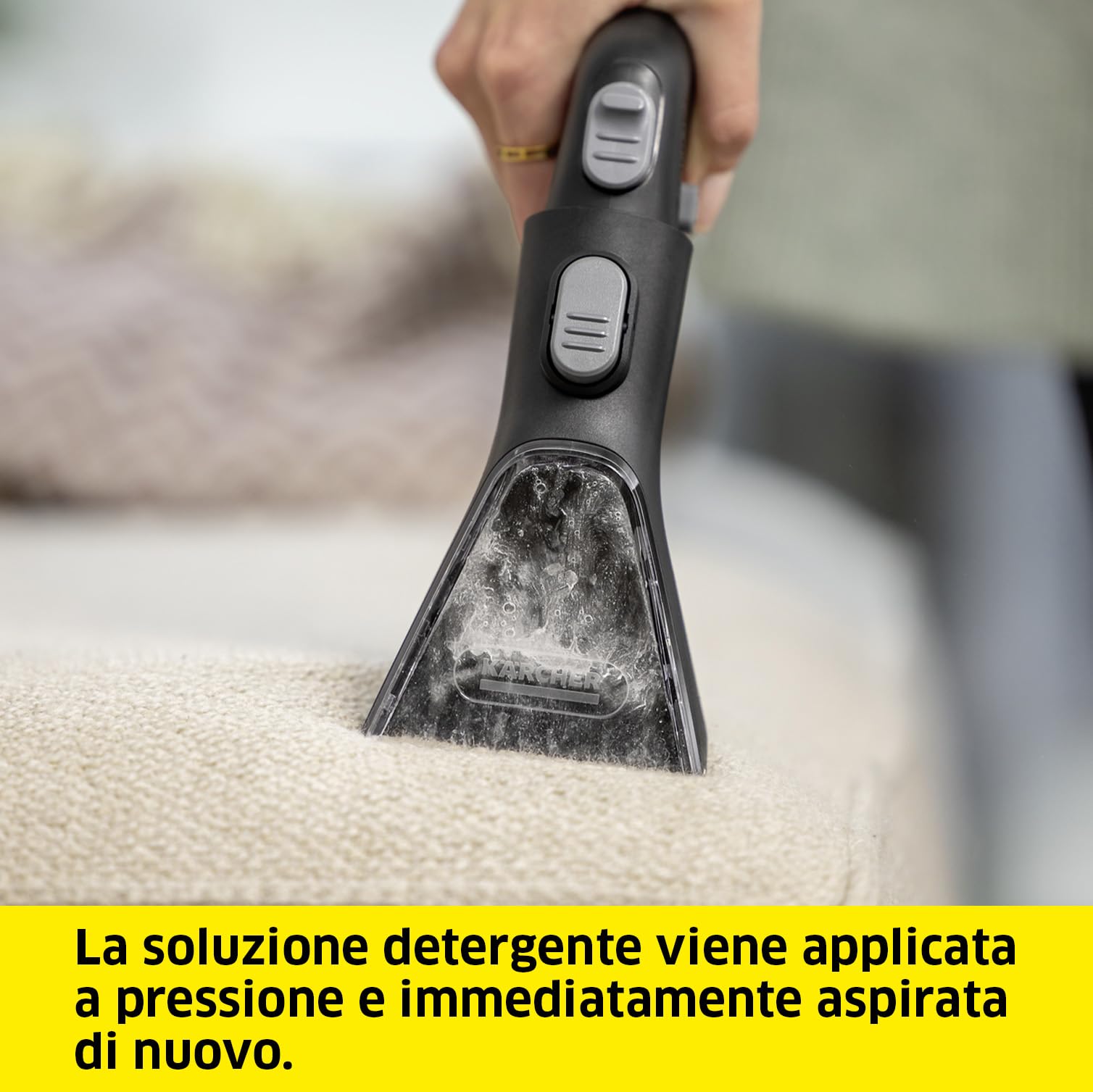 KÄRCHER Lavatappeti Smacchiatore SE 4 Plus, tubo a spruzzo 2 in 1, serbatoio acqua pulita e acqua sporca: 4 l, bocchetta con attacco per pavimenti duri, bocchetta per poltrone, pavimenti e fessure