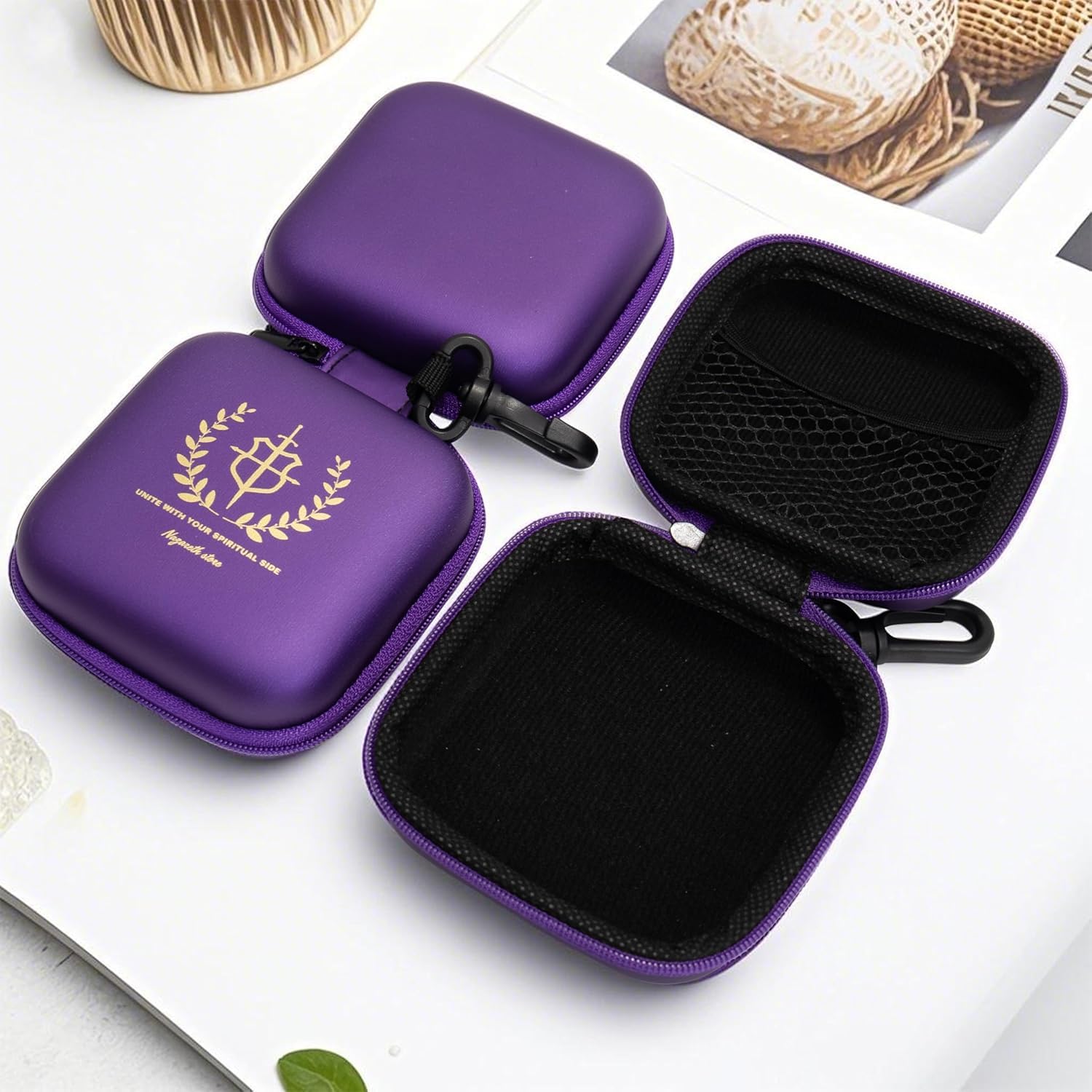 Nazareth Store Custodia per rosario viola con cerniera e clip, guscio rigido protettivo per preghiera, con interno morbido e tasca in rete, custodia da viaggio per rosari cattolici e regali religiosi
