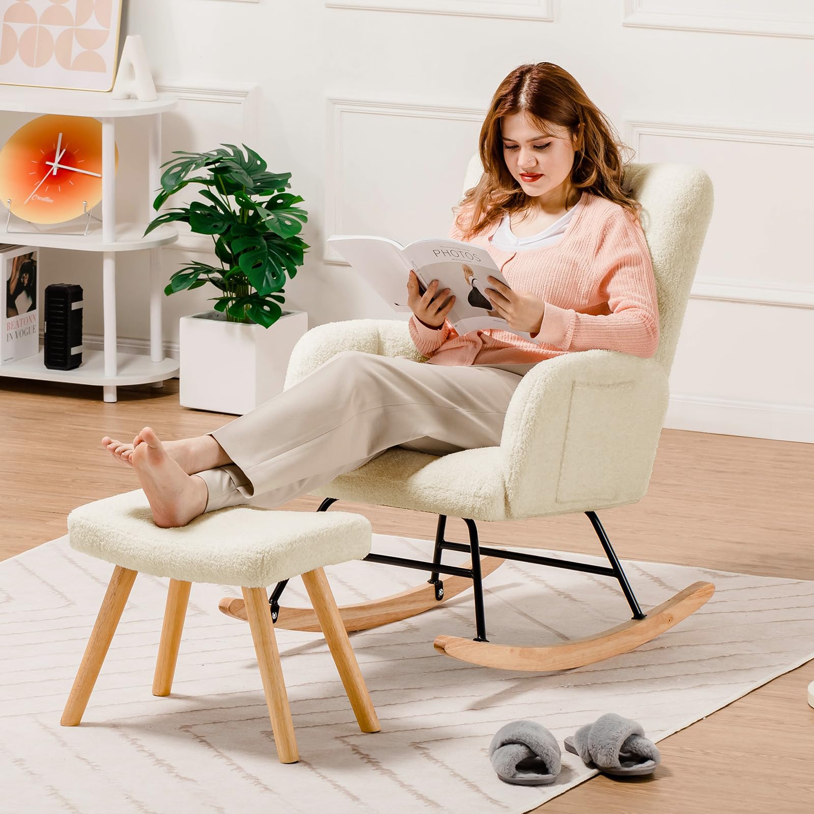 COMHOMA Schaukelstuhl, Relaxsessel mit Armlehnen, Ohrensessel aus Teddy-Plüsch Schaukelsessel, bis 150 kg belastbar, sonnenliege gartenliege für Schlafzimmer, Wohnzimmer, Stilvolles Design Beige