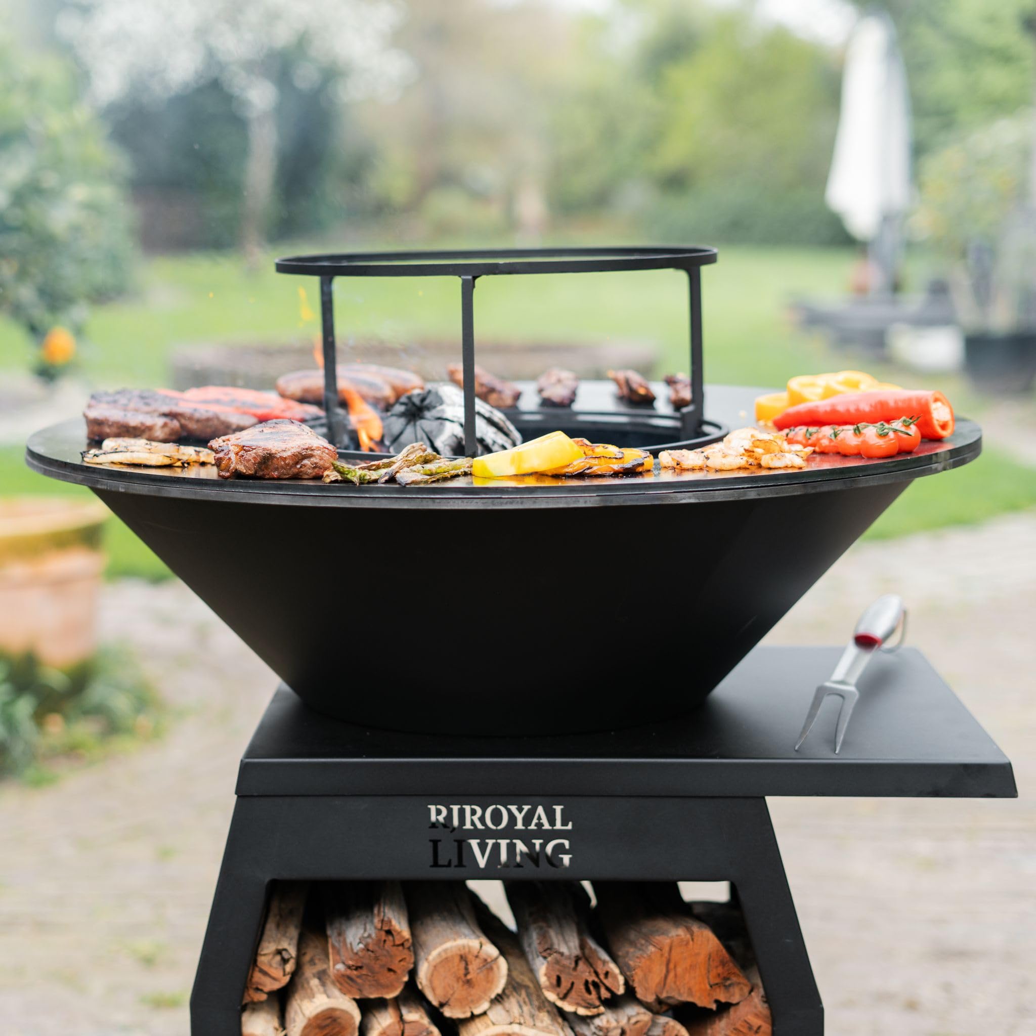 Barbecue Plancha Grill Companero 2.0 XXL Blackline, 80 x 80 x 112,5 cm, anello per barbecue, anello del fuoco, braciere con piastra del fuoco, completo, fusto per grill, cestino del fuoco, piastra