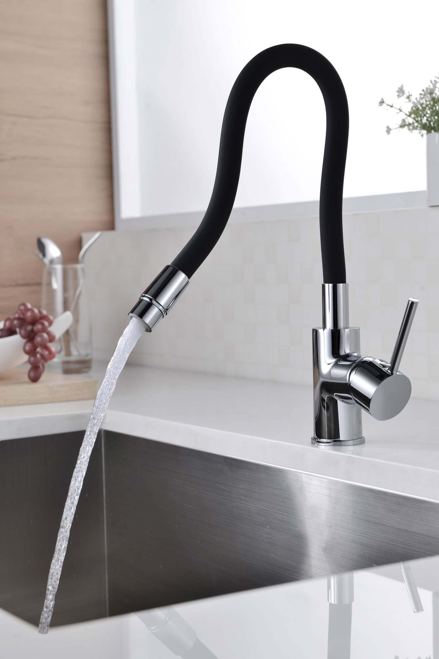 IMEX Verona GCE010 faucet with arrows indicating flexible spout rotation