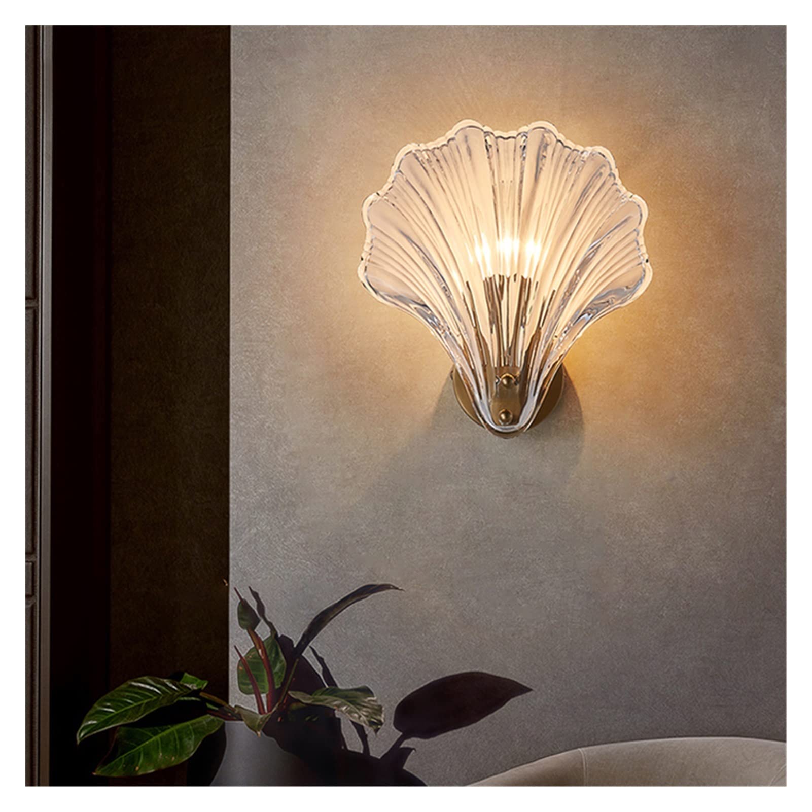 Suspension moderne LED dorée pour salon chic et salle à manger