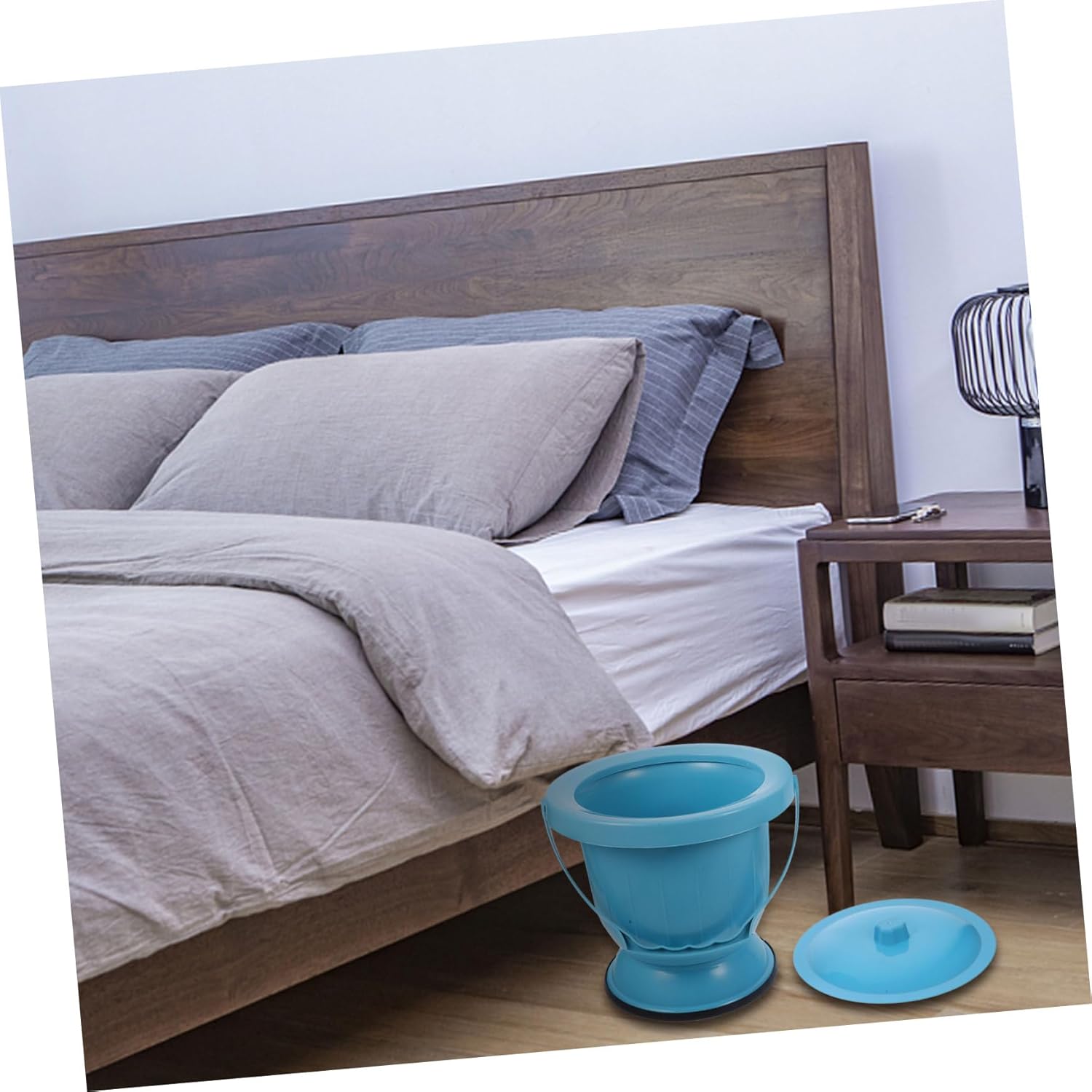 1pc Portable Adult Urinal Pot Cover for Home and Travel Thickened Handheld Urine Container for Women Boy Girl and Elderly Easy to Clean and Use Spittoon for Bedrooms and Outdoors