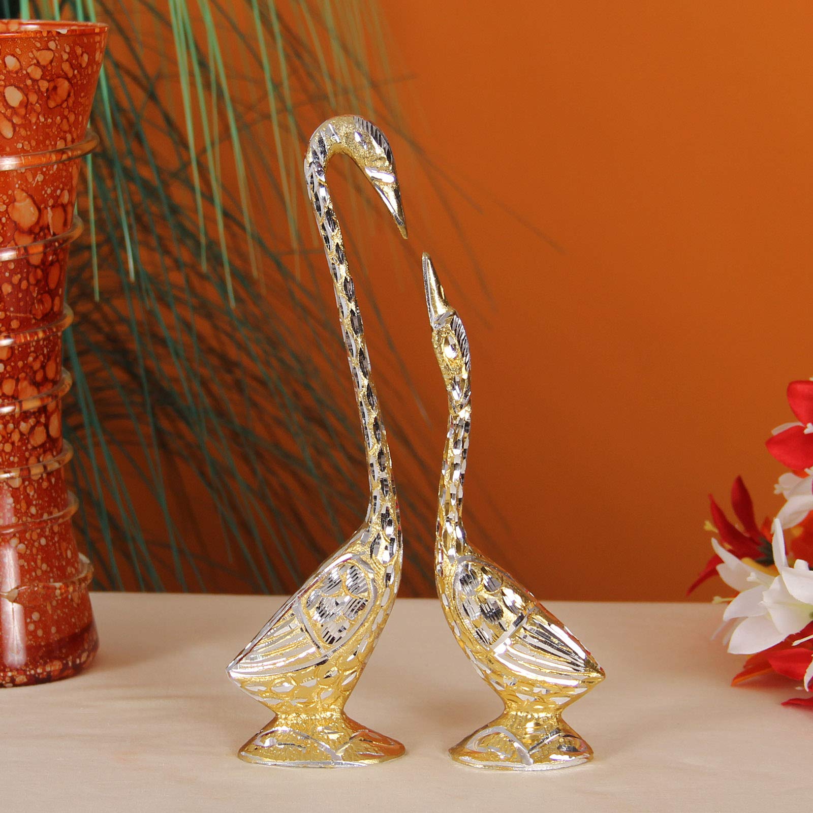 Handicrafts Paradise Pair of Kissing Swan/Duck Home Decor Showpiece in White Metal - 25 cms (Golden)