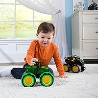 Vista 5 de TOMY Monster Treads Lightning Wheels - Tractor John Deere - Juguete de camión monstruo con luz activada por movimiento - Juguetes de tractor John