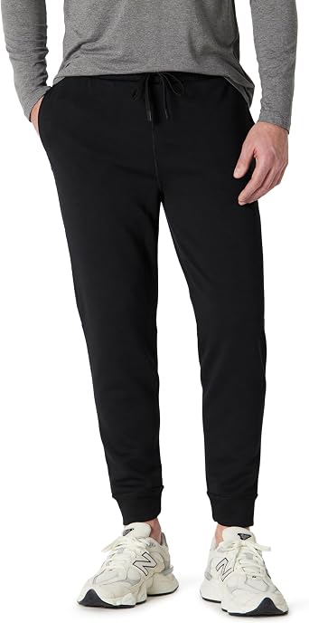 Amazon Essentials Men's Relaxed-Fit Breathable Jogger Tracksuit Bottoms with Pockets