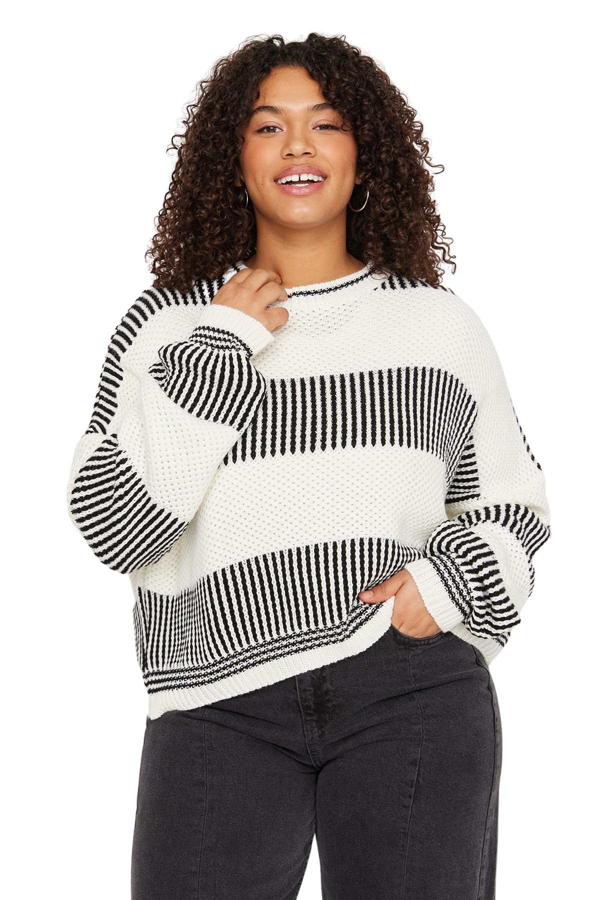 Trendyol Damen GESTREIFT Lange Ärmel Entspannt Sweater in Plus Size