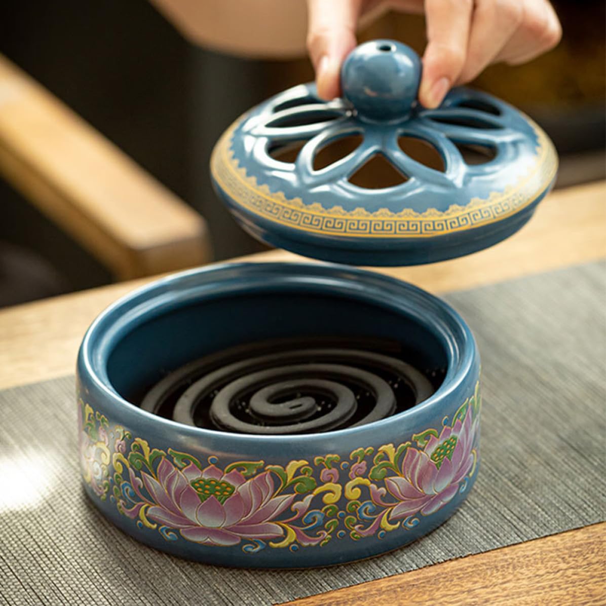 Porta Bastoncini di Incenso in Ceramica Pratica e Leggera Design Loto per Templi e Decorazione della Stanza Yoga