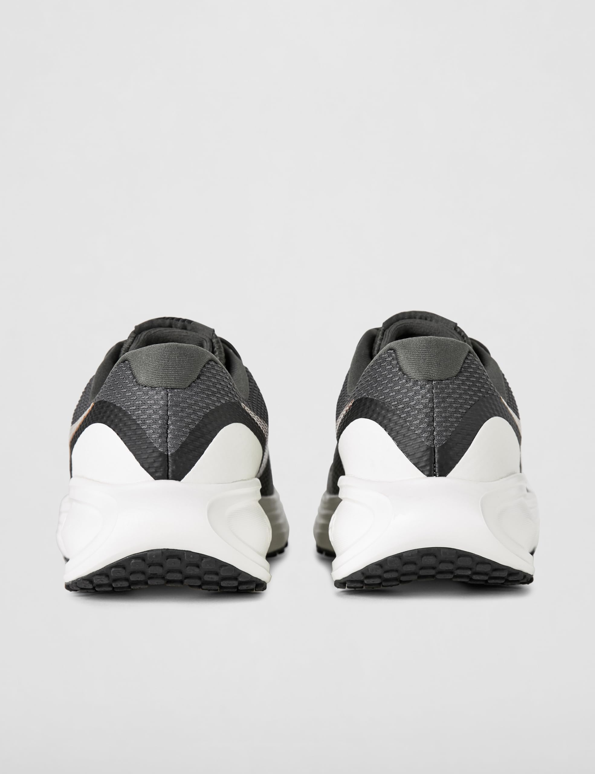 Nike Revolution 8 SneakerMujer