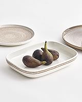 Vista 3 de MARIMEKKO Oiva Räsymatto - Bandeja para servir beige y blanco. Refina la decoración de tu cocina con nuestro icónico gres blanco. Elegante plato