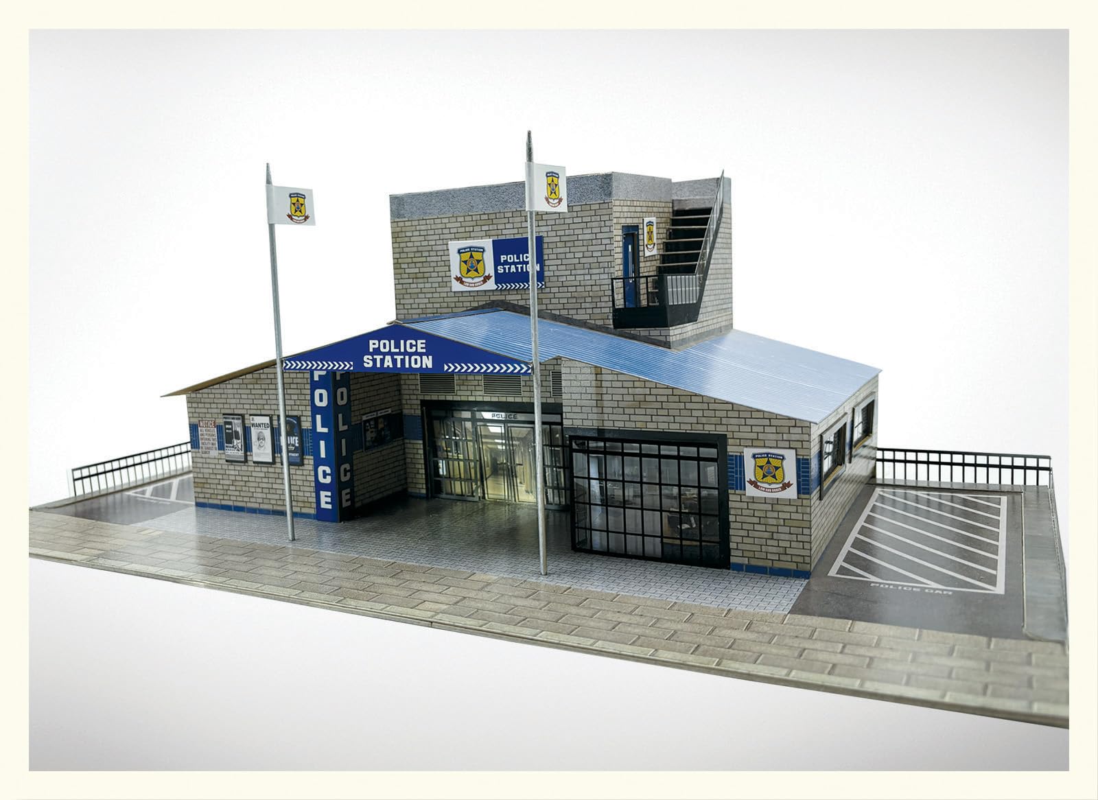 The CityBuilder Polizeistation Karton Modellbau Kit - O Scale Modelleisenbahnbau