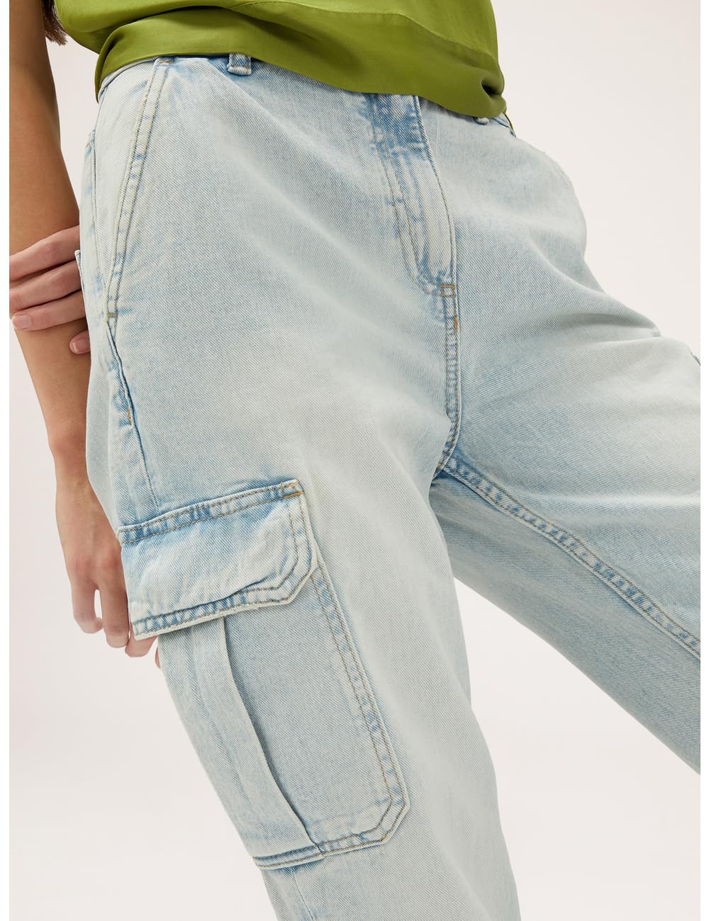 Motivi: Jeans Cargo Light Blue Stagione Primavera Estate 2024.