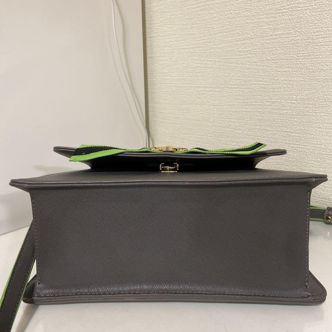 Amazon.co.jp: ツイステ ディアソムニア寮 エンブレムバッグ