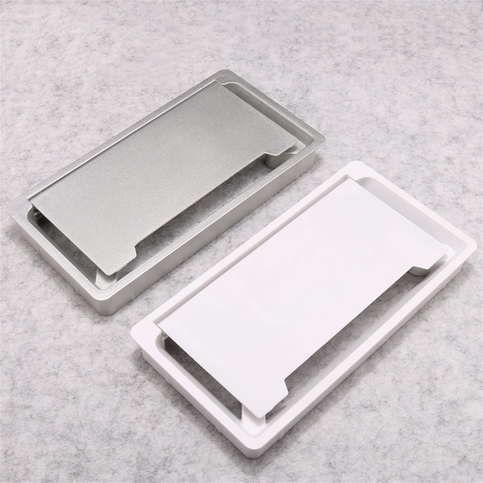 Passacavo per scrivania, Copriforo for cavi in ABS Base rettangolare Uscita cavi for tavolo Scrivania for computer Passacavo Protezione for cavi Organizzatore(Silver)