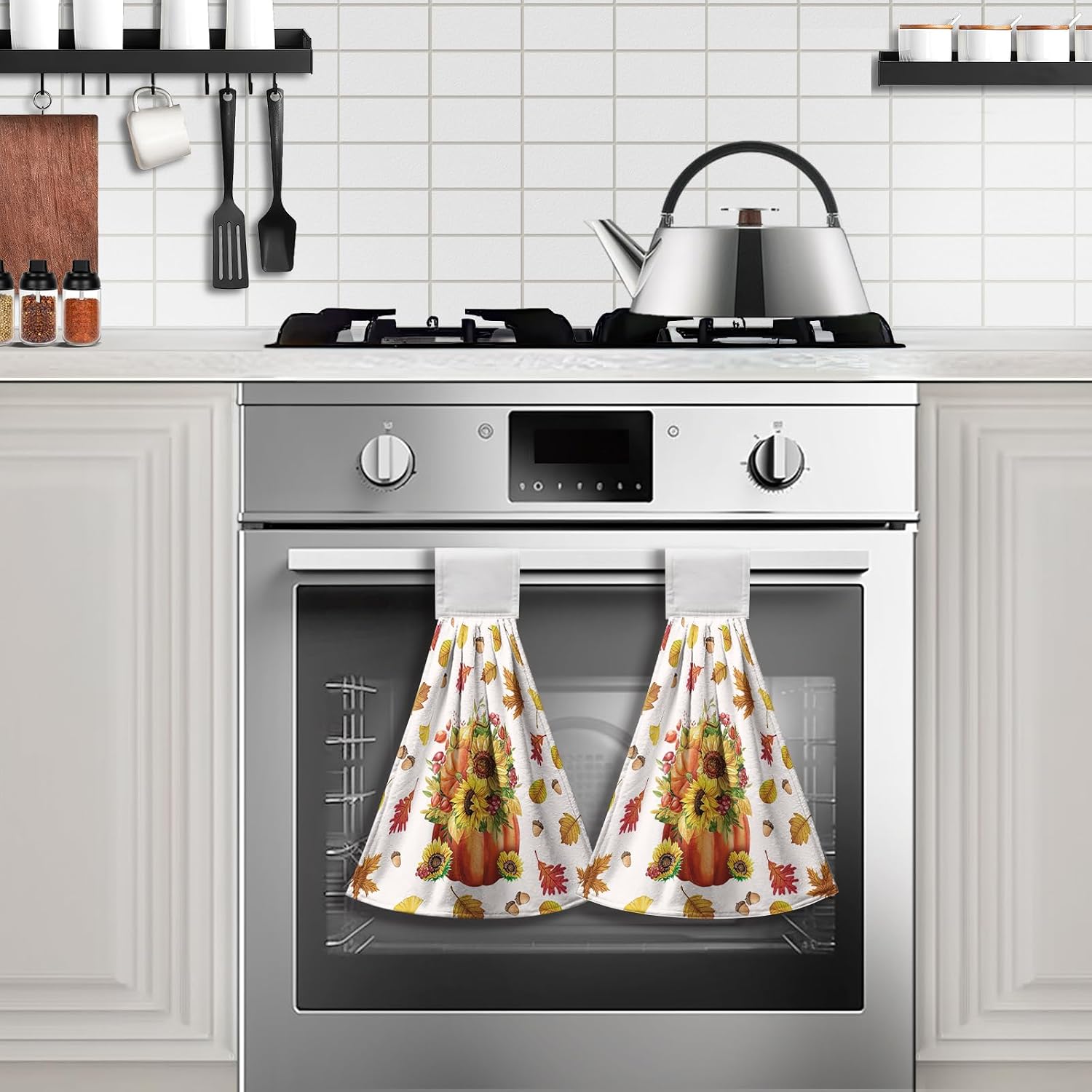 Fall Pumpkin Sunflower Bathroom Hand Tie Towel Autumn Maple Leaf Hanging Dish Towels Set of 2 Decorative Kitchen Towel Soft Absorbent Towels for Bathroom Kitchen Home Decor 17 * 12 Inch