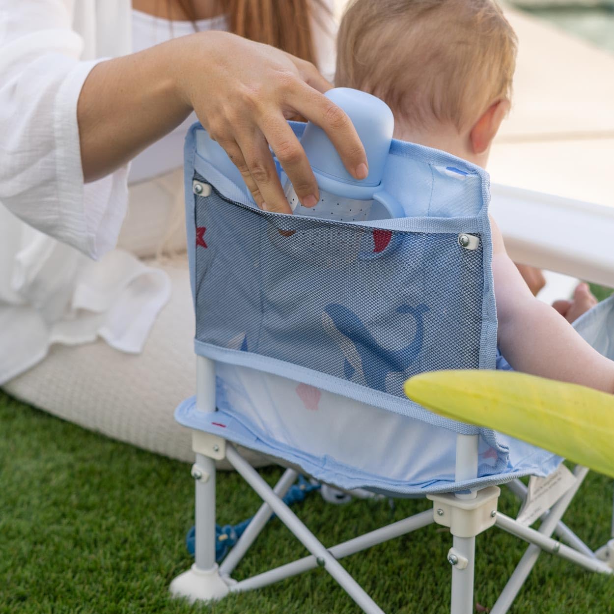 Flamingueo Chaise de Plage Légère - Pliable - pour Bébés - 6-36 Mois - Tissu Polyester et Acier - Imperméable - Sac de Transport Inclus - Bleu