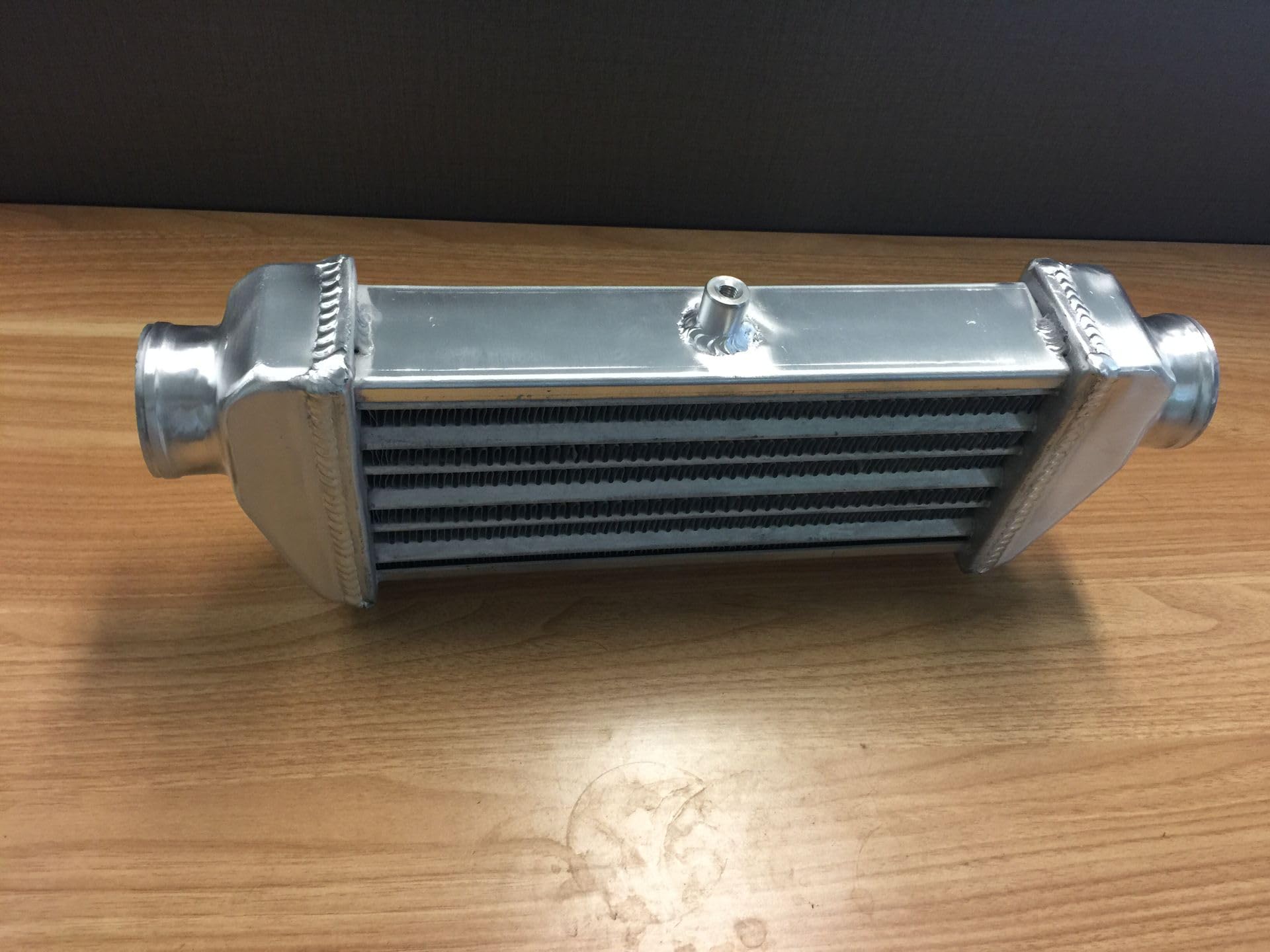 Uniwersalny aluminiowy intercooler montowany z przodu 420 * 169,6 * 69mm, 56mm lekki przepływ wlotowy/wylotowy Turbo Super Chłodnica powietrze-powietrze Intercooler samochod