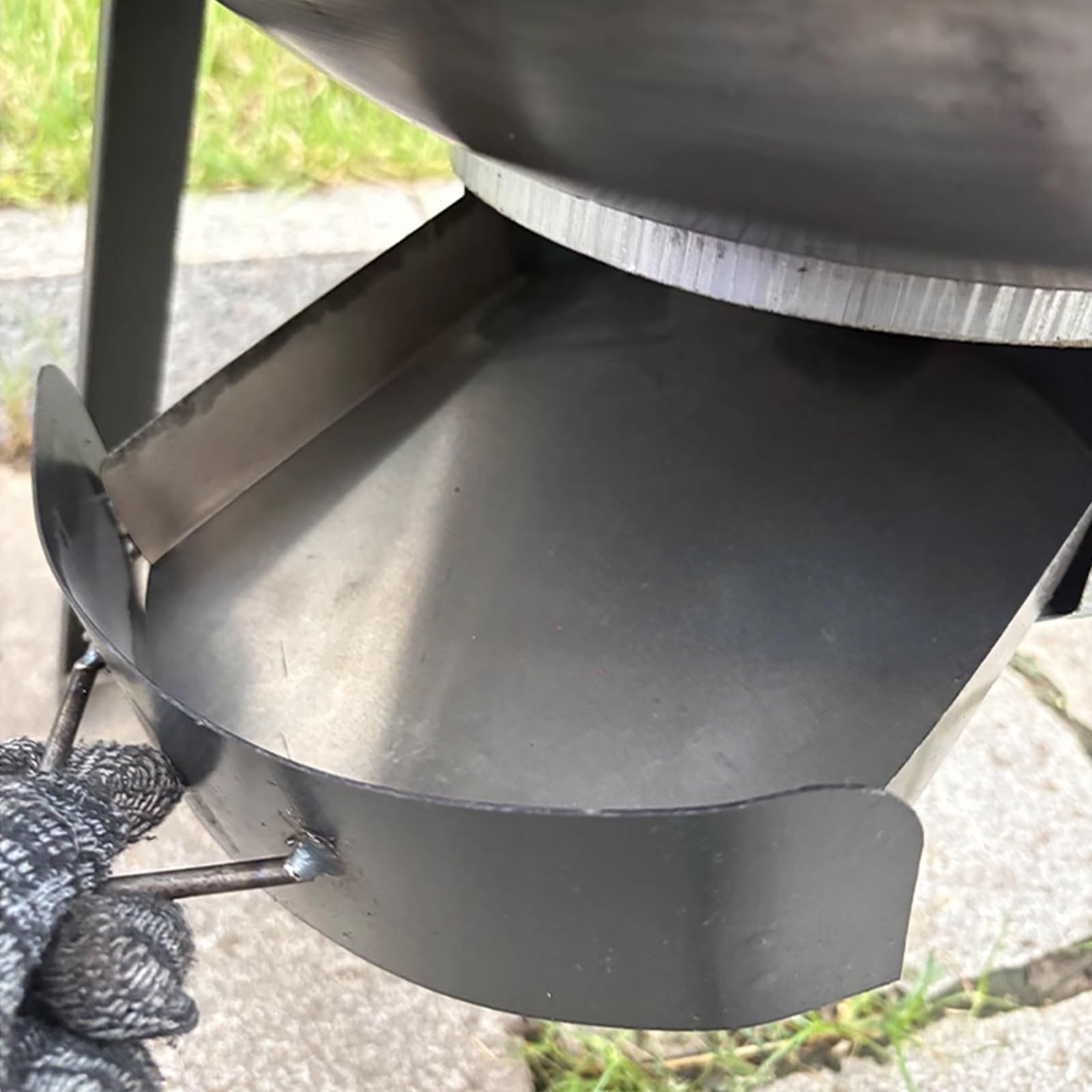 Stufa a Legna Multifunzione con Griglia e Canale fumario, Braciere da Esterno Piccolo, Stufa a Pellet Piccola – for la Cucina all’aperto il Campeggio e il Riscaldamento(58x58x60cm)