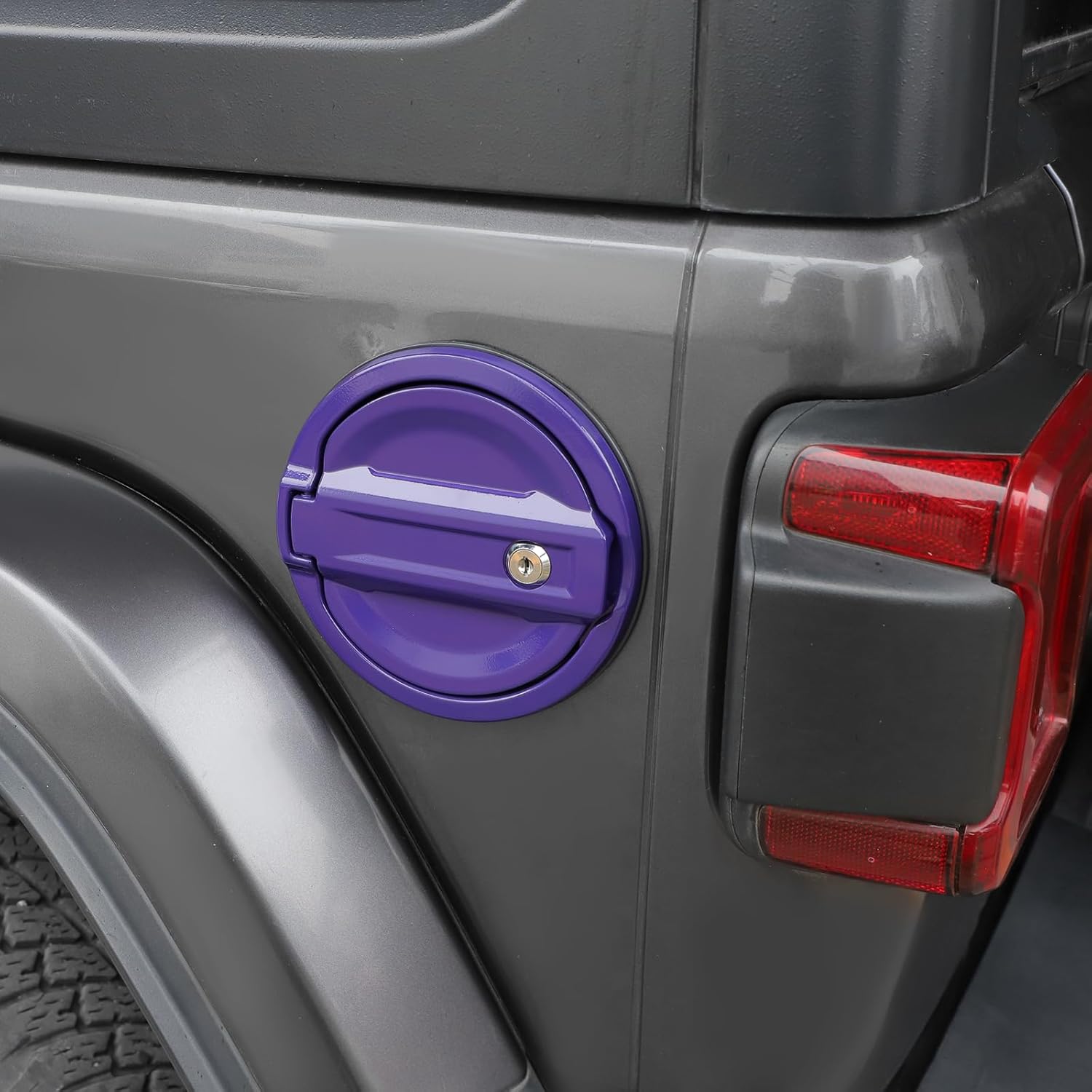 Locking Fuel Filler Door Gas Tank Cap Cover Fit for 2018-2026 Jeep Wrangler JL & Unlimited Sport Rubicon Sahara 2/4 Door, Aluminum Fuel Door Exterior Accessories(Purple)