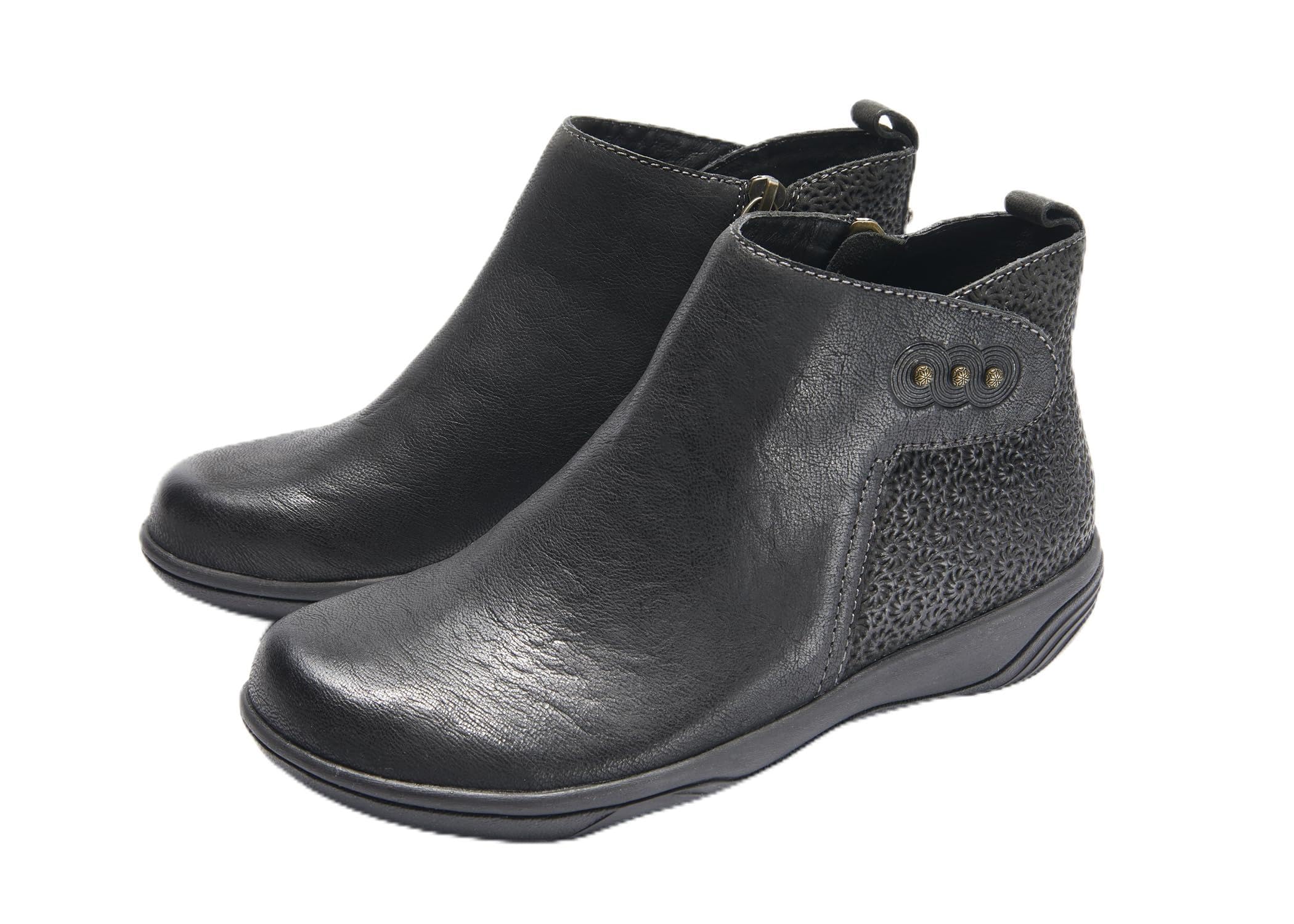 H lsa Footwear Womens Althea Ankle Bootie
