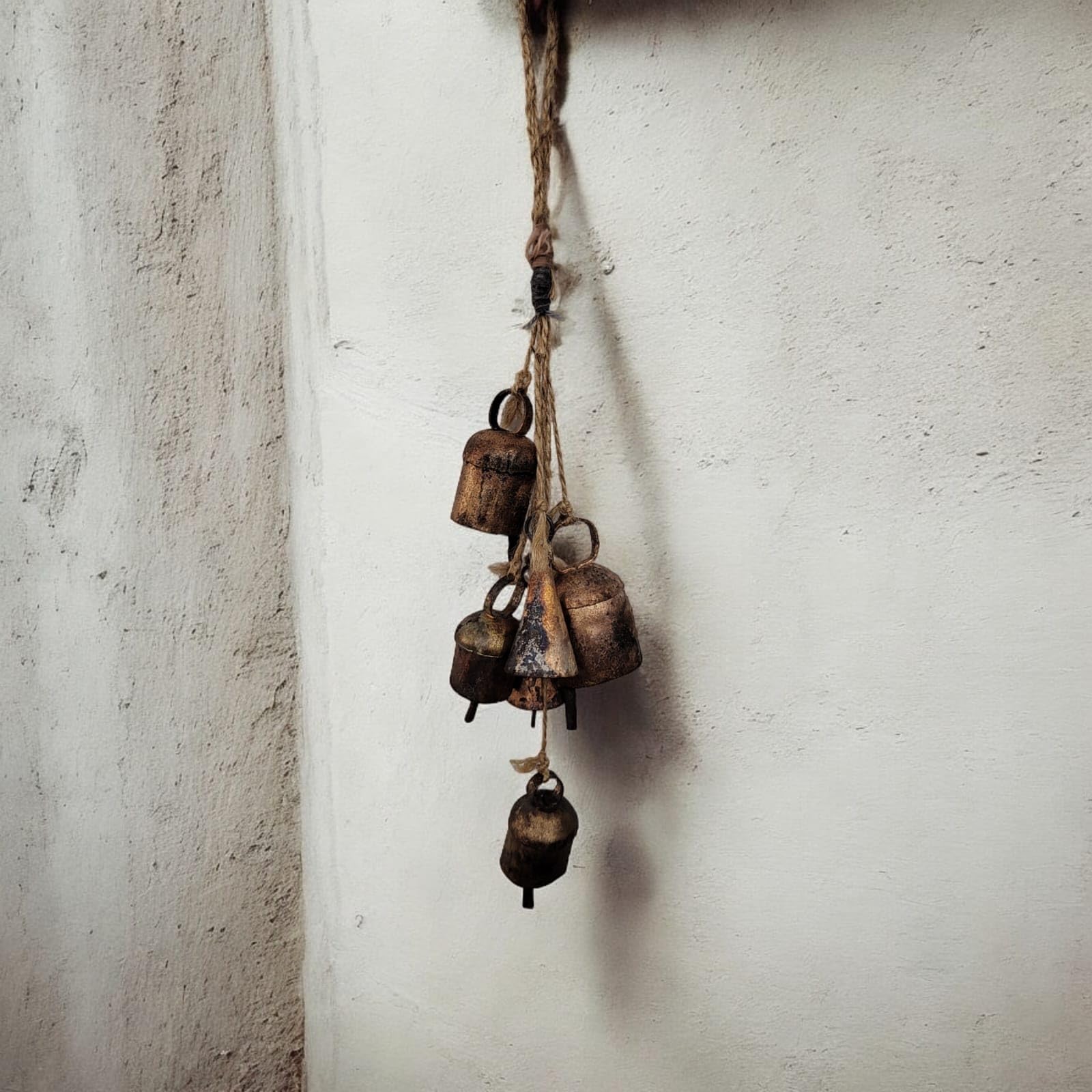 Carillon à vent en fer suspendu pour une ambiance zen sur votre terrasse