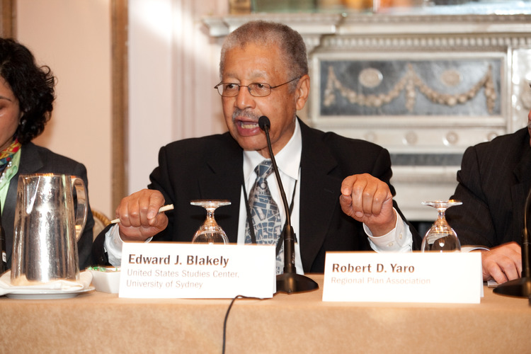 Fortress America Gated Communities in the United States Blakely