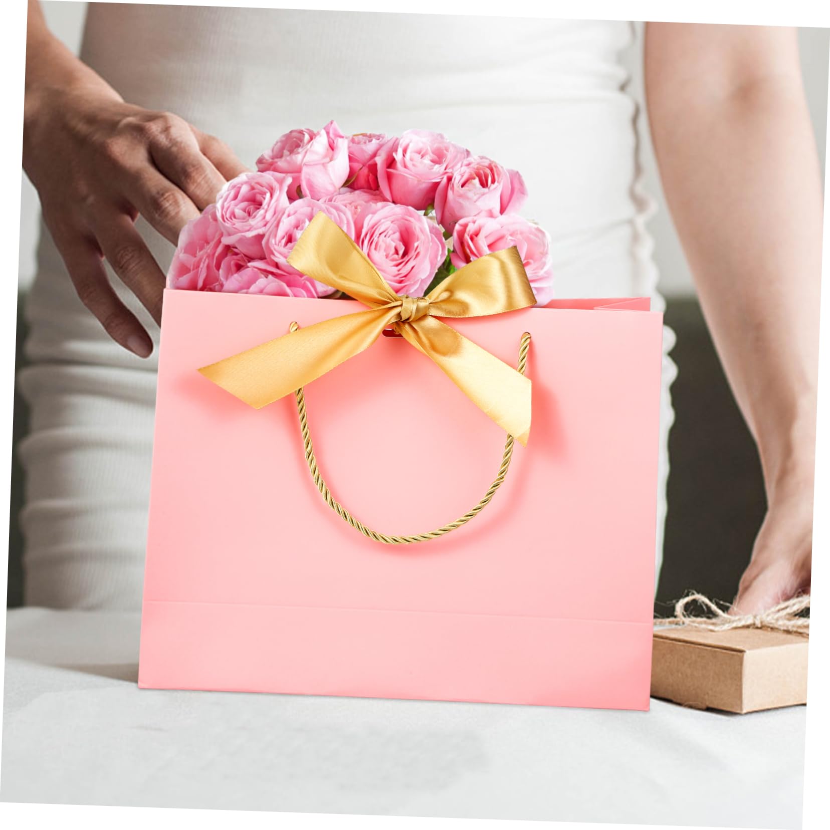 NIYANGLE 10stücke Papier Geschenktüten mit Henkeln und Schleifen für Hochzeiten Partys Geburtstage Feiertage und Feste Geschenkverpackungstüten