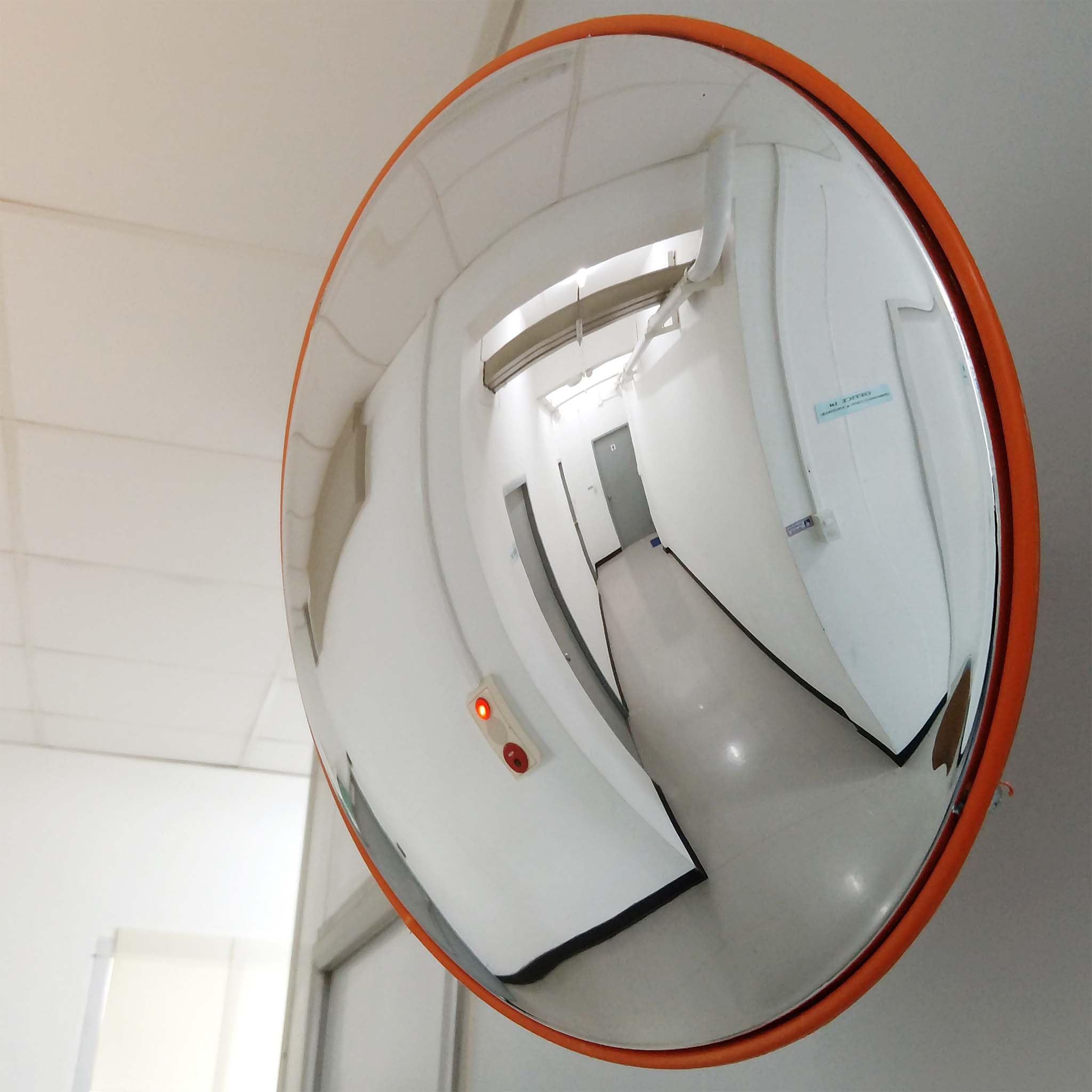Wiltec Specchietto stradale convesso 45 cm, specchio di sicurezza rotondo con campo visivo 130-160°, specchio convesso in policarbonato, specchio di sorveglianza per uscite con materiale di montaggio