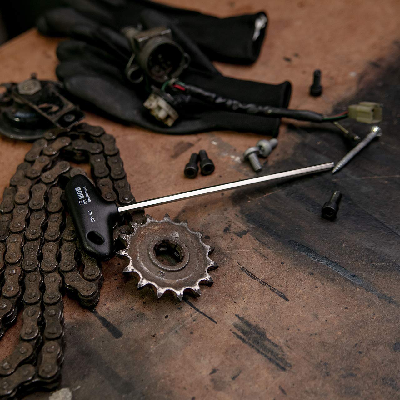 Set of hexagonal Allen wrench keys with a cross handle. - 6