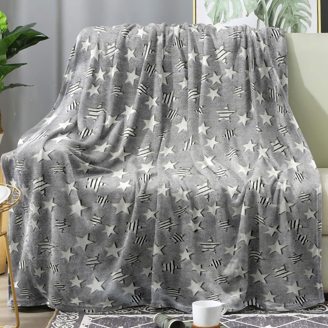 chifave Glow in The Dark Blanket for Kids Glowing Stars Throw Interesting Gifts for Boys Girls Teens Adults Soft Cozy Blankets for Couch Sofa Bed (Star 1,60 x 80 Inch)