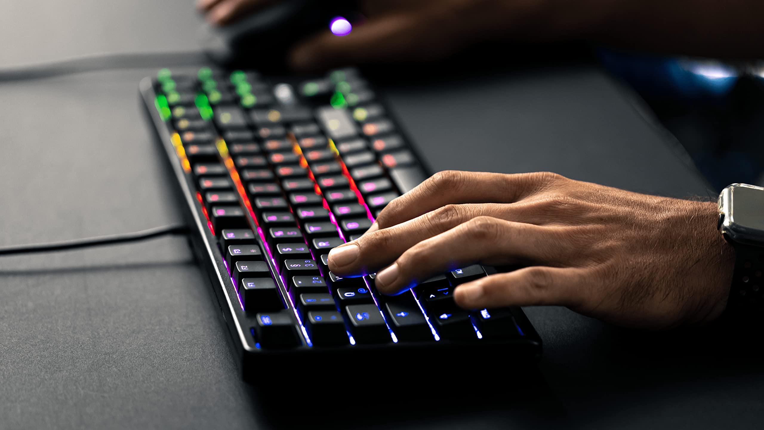 Cherry G80-3000N RGB TKL, Teclado Gaming con Cable y sin Teclado Numérico, Distribución de Teclado Europeo (QWERTY), Iluminación RGB, Switches MX Silent Red Originales, Negro