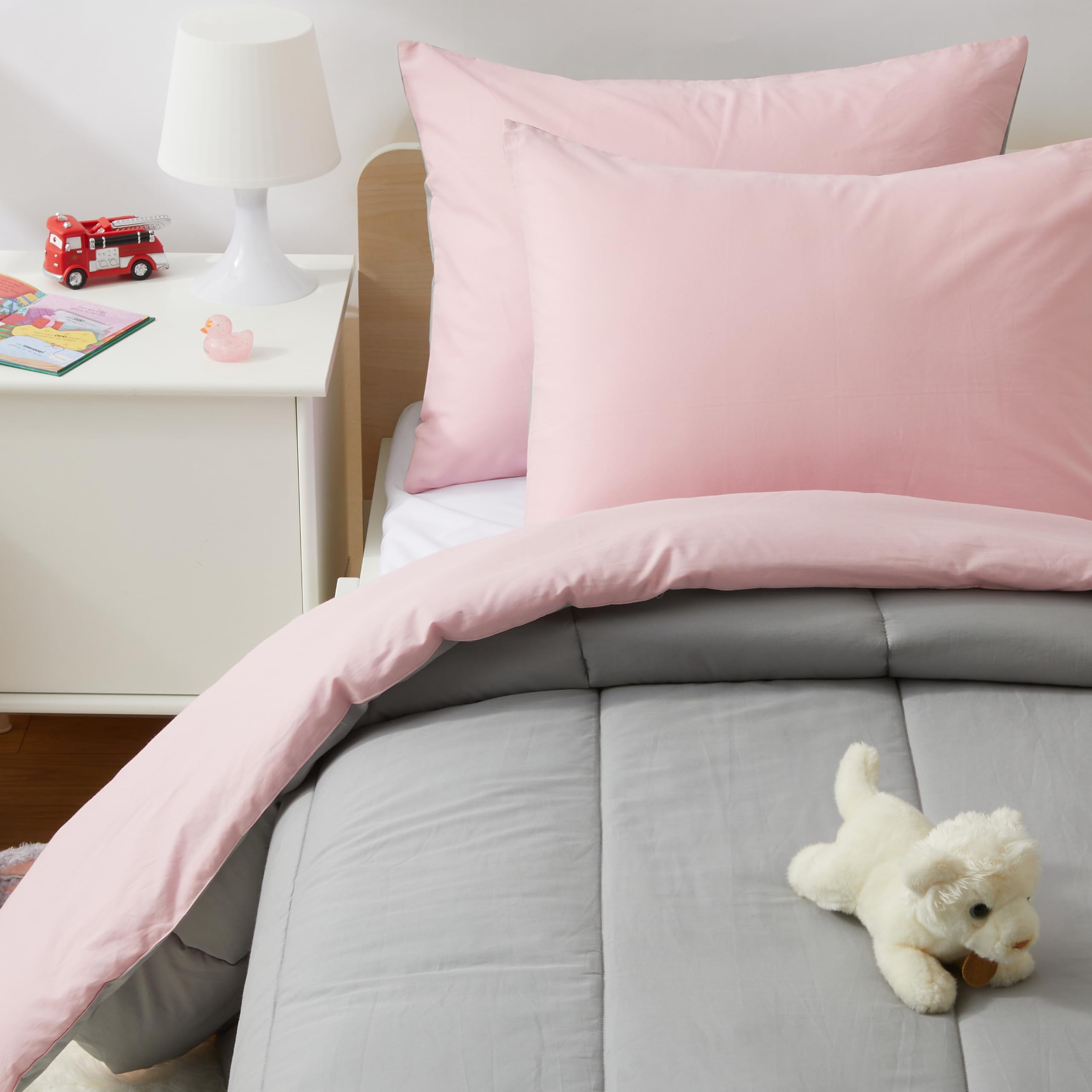 Photo 1 of * small stain* Amazon Basics Kids' 3 Piece Lightweight Cotton Shell Reversible Comforter Set with Sham, USCTP23 1lll Certified Cotton Shell, Full/Queen, Candy Pink and Grey, Solid