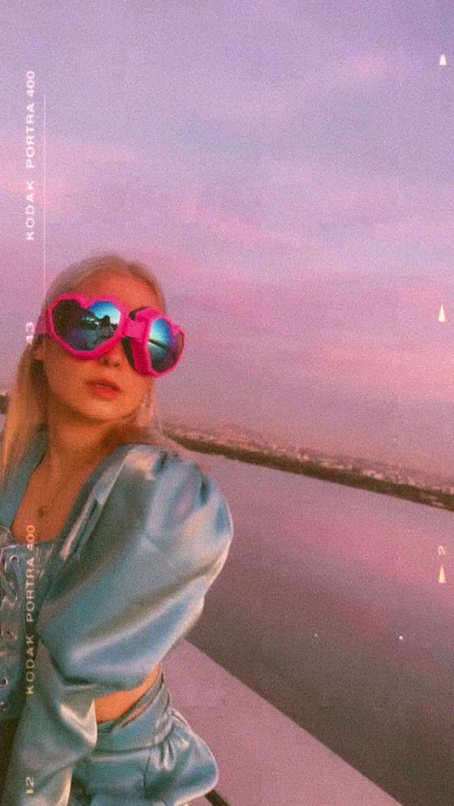 Amazon.com: GUVIVI Heart Shaped Sunglasses Fashion Rave  display picture 3
