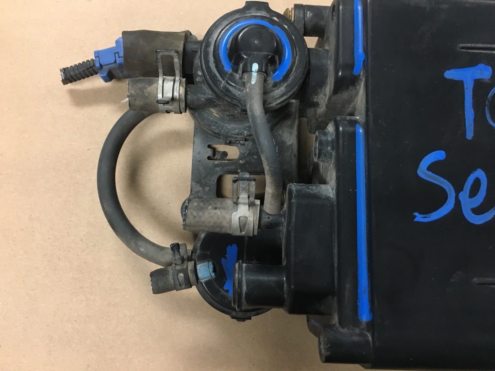 tom⭐︎ Amazon.com: Toyota Genuine Parts 77740-0C050 Vapor Canister