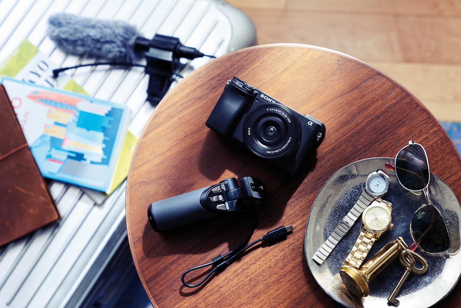Sony Alpha 6400 (APS-C) Fotocamera con obiettivo 16-50 mm – Autofocus con rilevamento degli occhi da 0,02 s, video 4K, display ribaltabile, ideale per vlogging, fotografia e viaggi