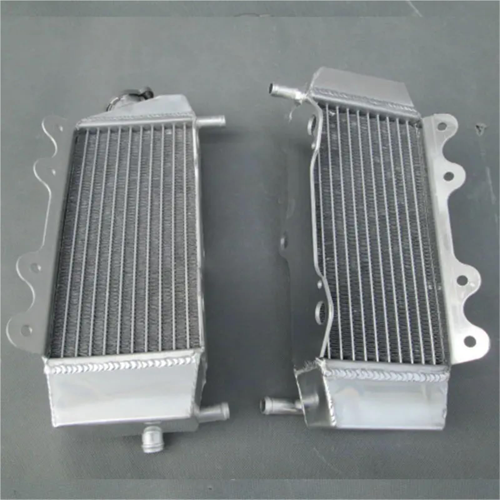 estaw Chłodnicy Pasuje do Y&amaha YZ250F YZ 250 F 2001 2002 2003 2004 2005 Aluminiowa chłodnica chłodnicy Chłodzenie płynu chłodzącego Układu Chłodzenia