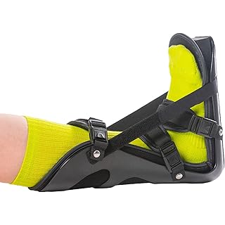 BraceAbility Sleeping Stretch Boot - Plantar Fasciitis Night Foot Splint Adjustable Achilles Tendonitis Brace for Fascia, Tendon and Calf Stretching, Heel and Bone Spur, Arch Pain Treatment (Medium)