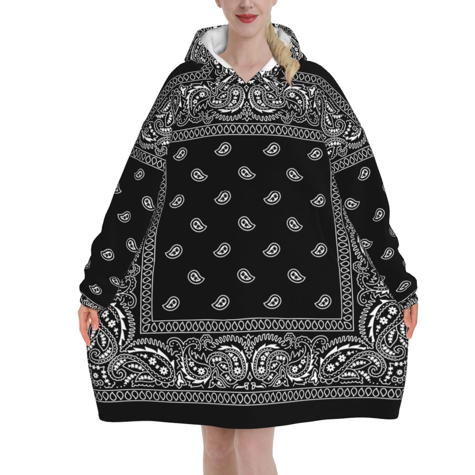 Finis les frissons avec ce pull-couverture oversize en flanelle noire - 8
